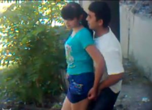 Echando uno donde nadie nos vea