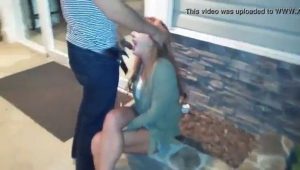 Poniendo la puta a que lo mame