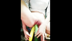 Esta joven le encanta tanto la doble penetración