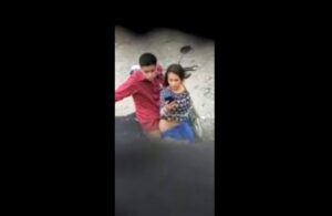 No aguanto la ganas del joven de la moto