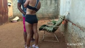 Tener sexo en el patio al aire libre se folla mejor