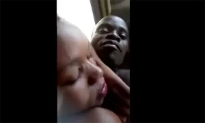 Haitianos singando dentro de una Jeepeta
