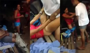 Dominicana en coro singando en publico