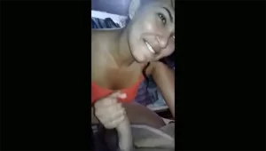 Jovencita contenta porque va tener sexo