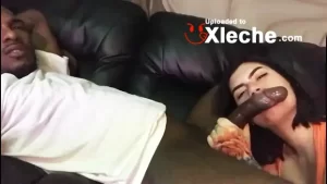 Mamadole el guevo al Sujeto Oro 24 video porno