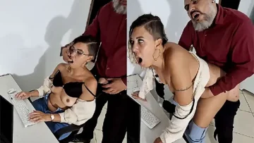 Chefe pervertido! Ele me fode durante o horário de trabalho